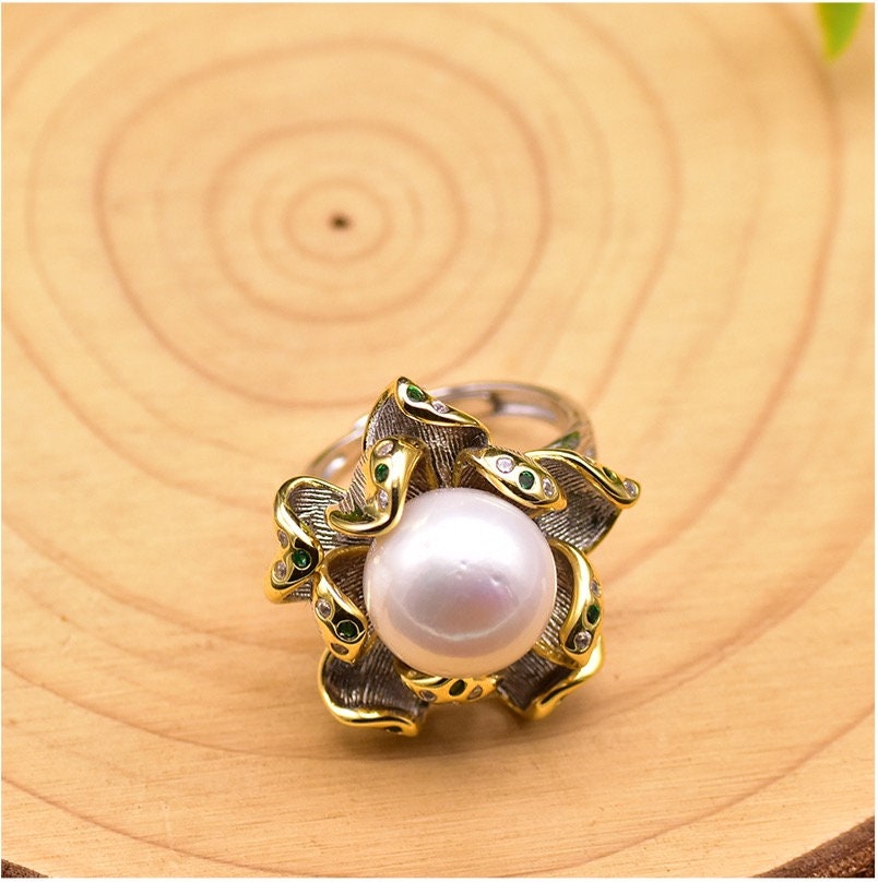925 Sterling Silver Flower Ring with large Natural Fresh Water Pearl - DMC Collection