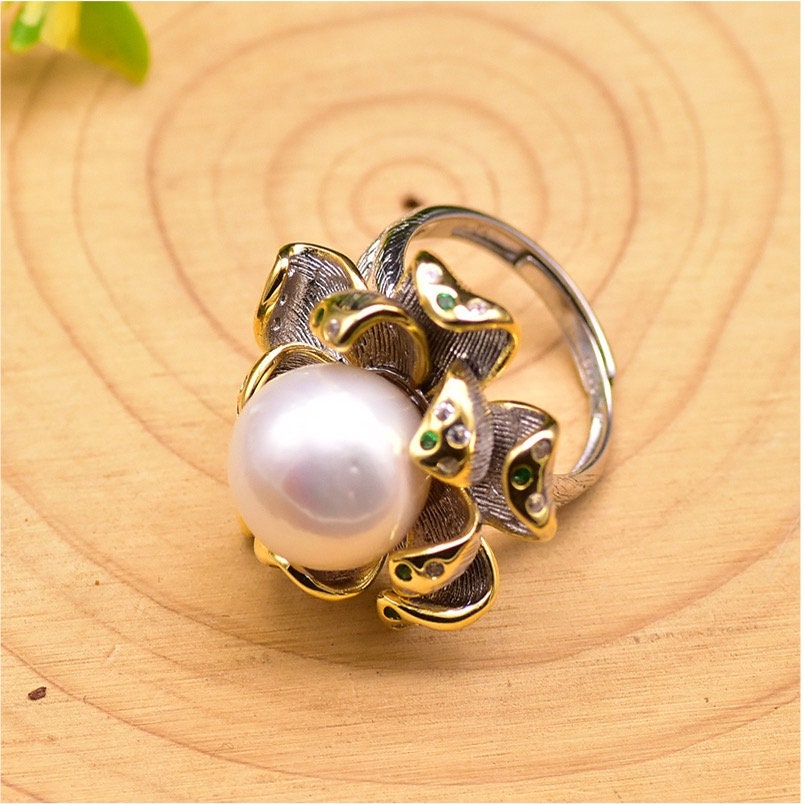 925 Sterling Silver Flower Ring with large Natural Fresh Water Pearl - DMC Collection