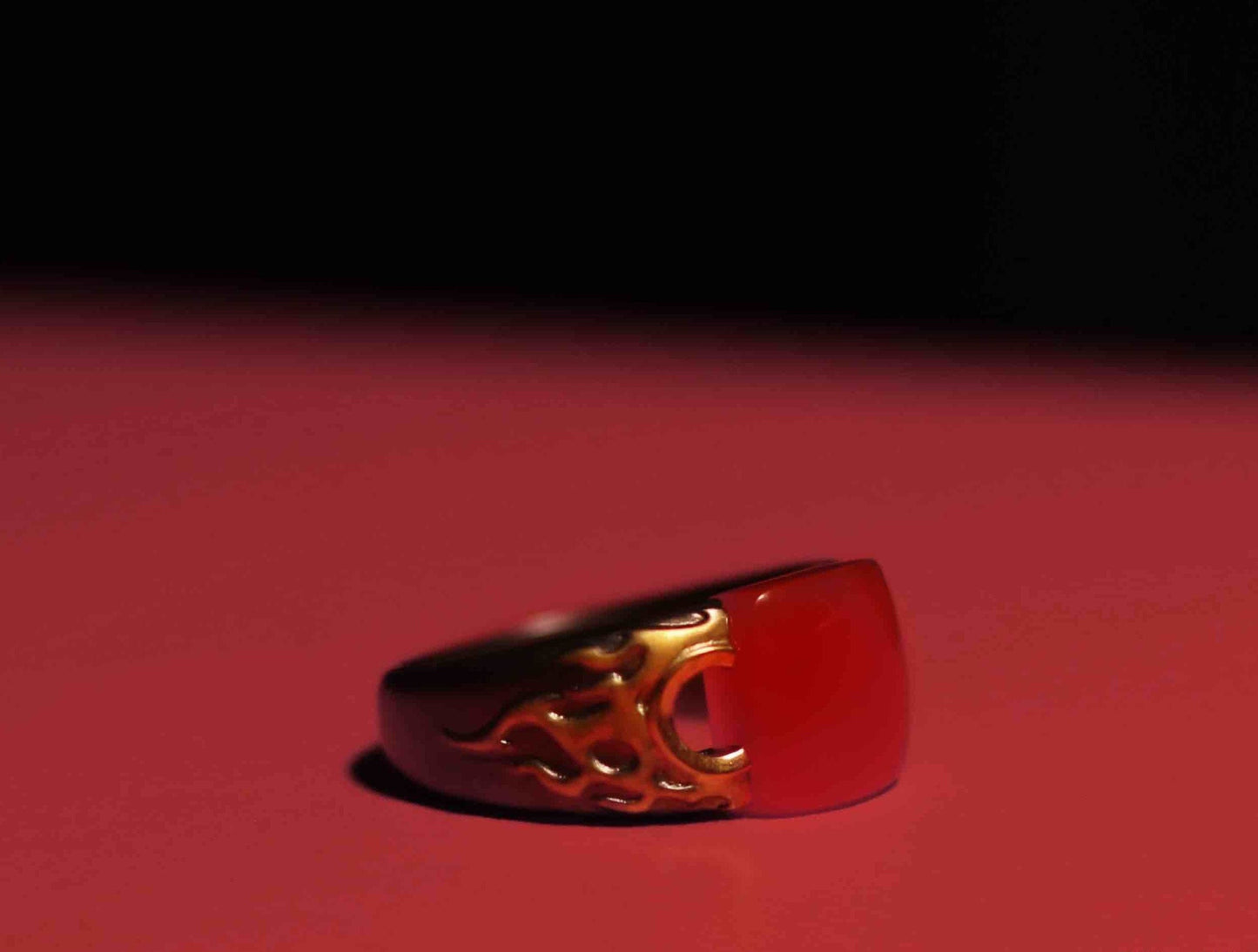 Solid 18K Ring with Premium Red Southern Agate Stone