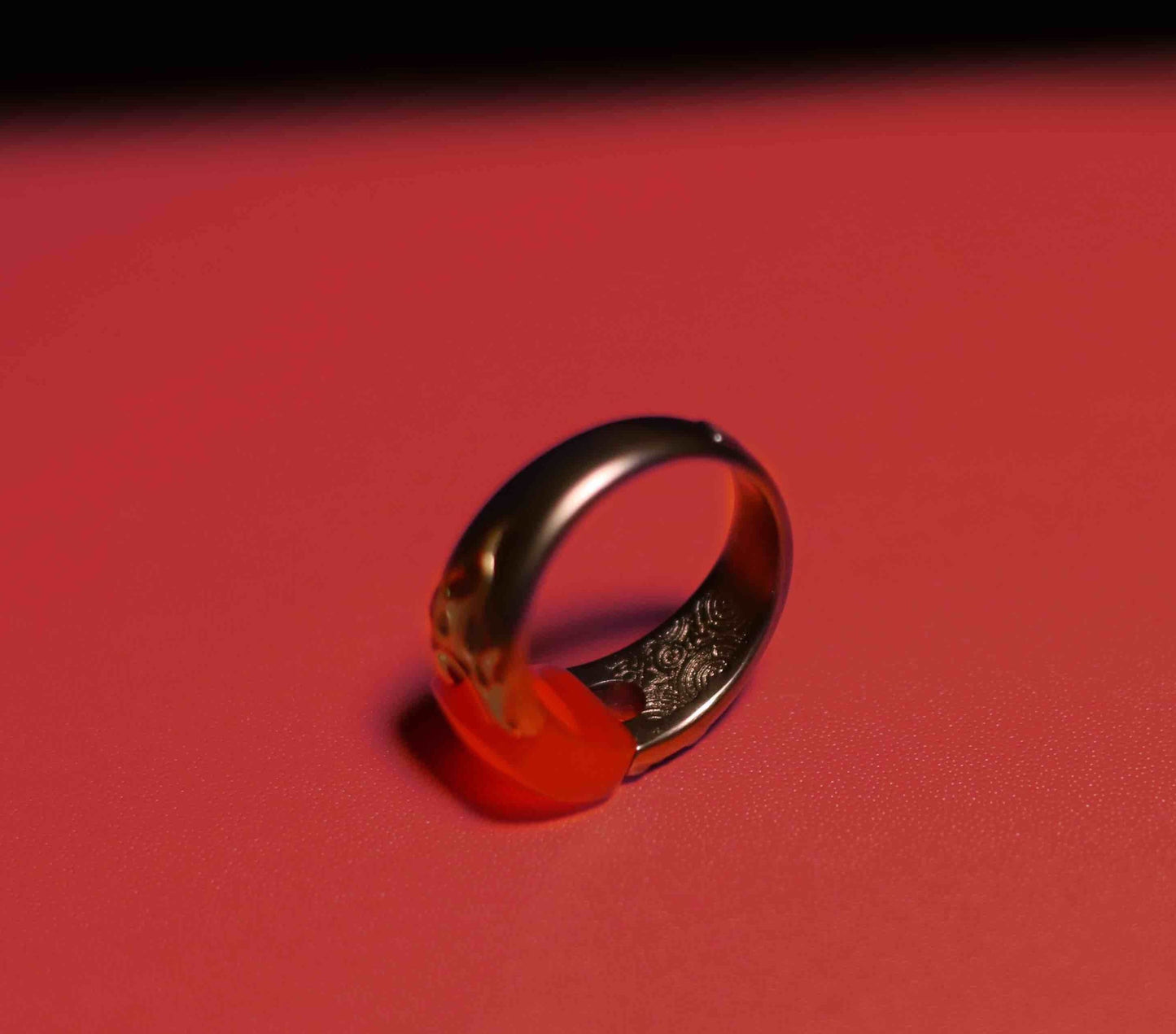 Solid 18K Ring with Premium Red Southern Agate Stone